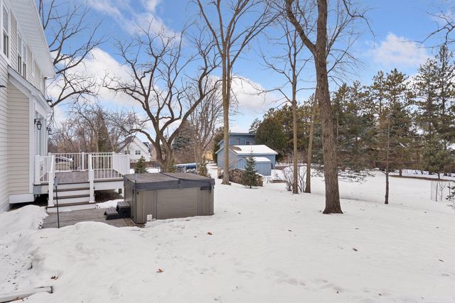 15710 Highwood Drive, Minnetonka, MN 55345