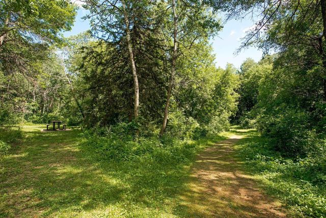 15710 Highwood Drive, Minnetonka, MN 55345