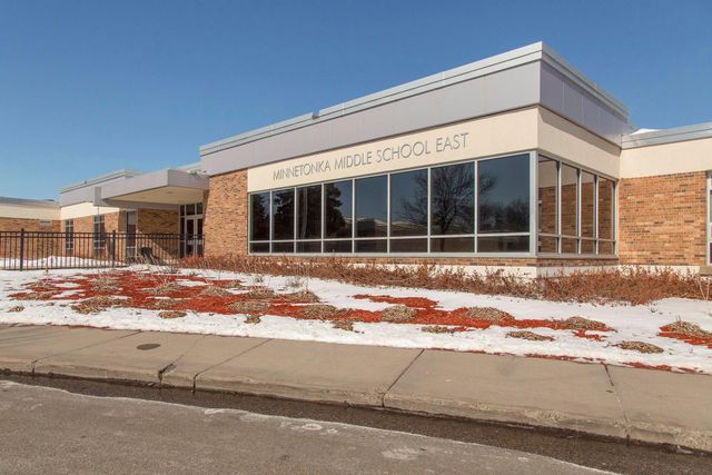 15710 Highwood Drive, Minnetonka, MN 55345