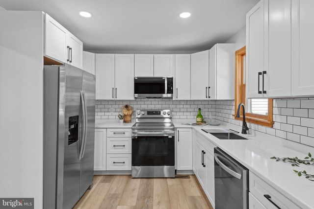 407 MARKET ST, Lykens, PA 17048