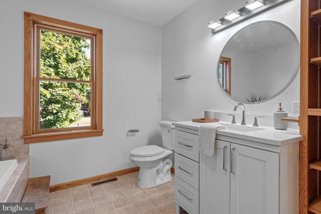 407 MARKET ST, Lykens, PA 17048