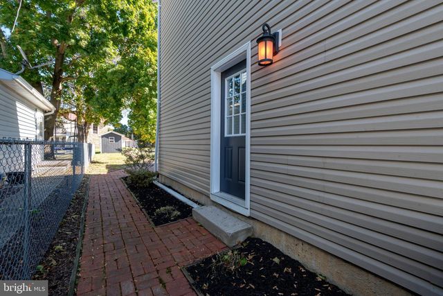 407 MARKET ST, Lykens, PA 17048