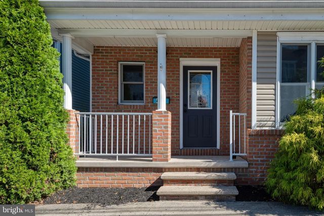 407 MARKET ST, Lykens, PA 17048