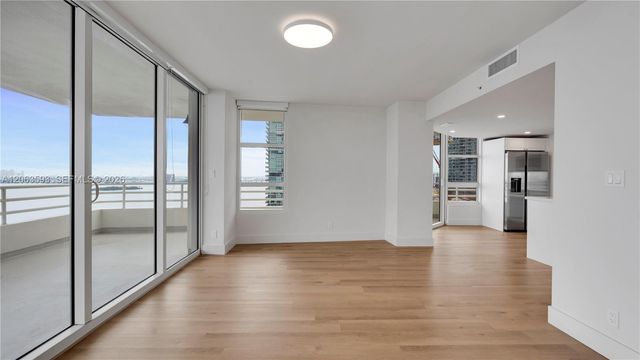 555 NE 34th Street 401, Miami, FL 33137
