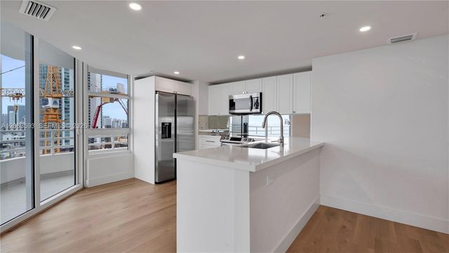 555 NE 34th Street 401, Miami, FL 33137