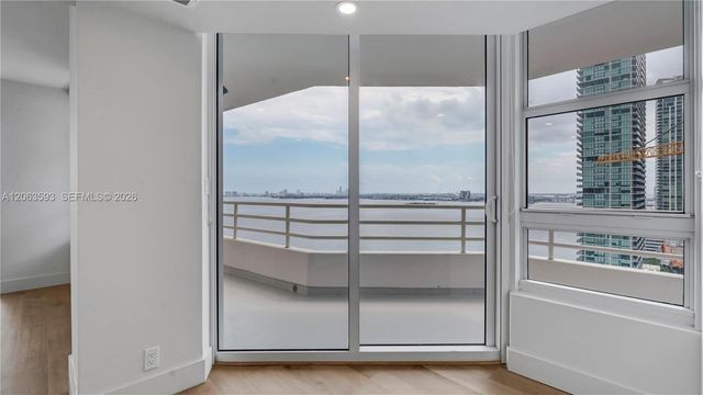 555 NE 34th Street 401, Miami, FL 33137