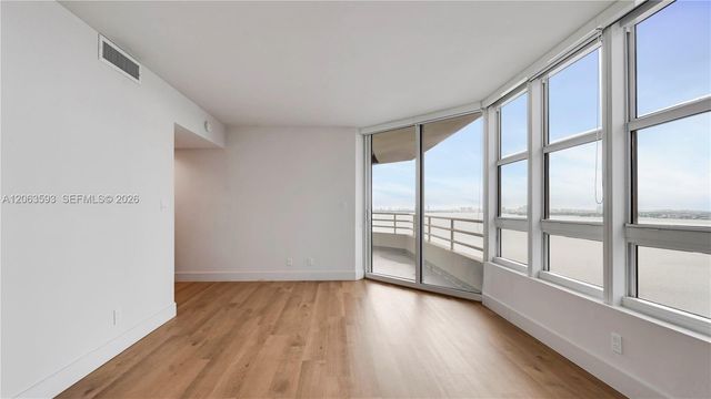555 NE 34th Street 401, Miami, FL 33137