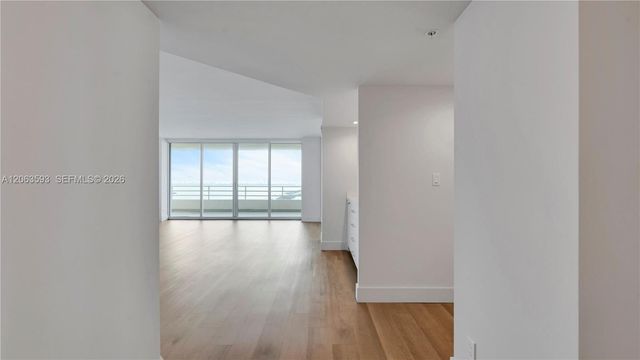 555 NE 34th Street 401, Miami, FL 33137