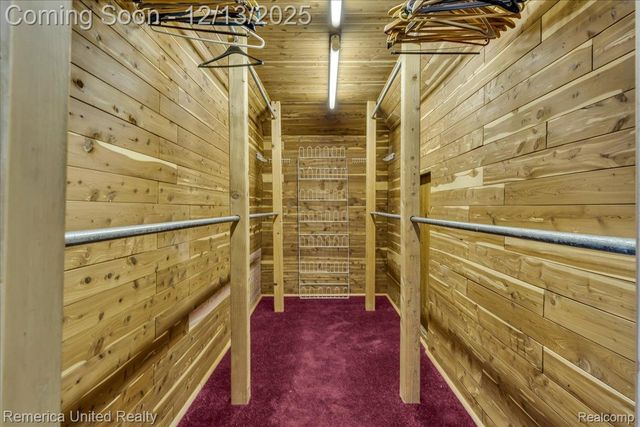 27510 California Drive Se, Lathrup Village, MI 48076