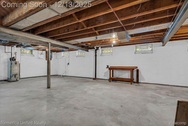 27510 California Drive Se, Lathrup Village, MI 48076