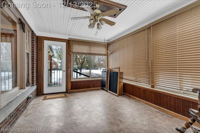 27510 California Drive Se, Lathrup Village, MI 48076