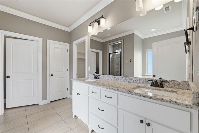 5206 S 62nd Street, Rogers, AR 72758