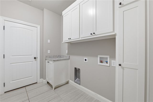 5206 S 62nd Street, Rogers, AR 72758