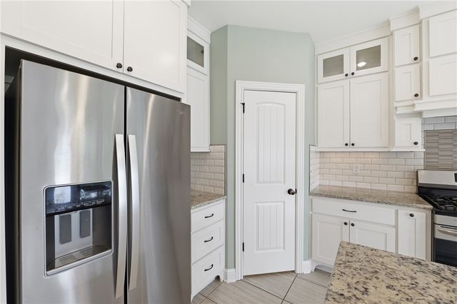 5206 S 62nd Street, Rogers, AR 72758