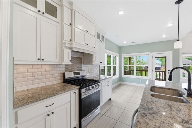 5206 S 62nd Street, Rogers, AR 72758