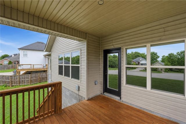 5206 S 62nd Street, Rogers, AR 72758