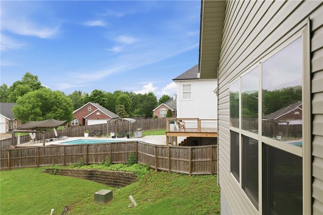 5206 S 62nd Street, Rogers, AR 72758