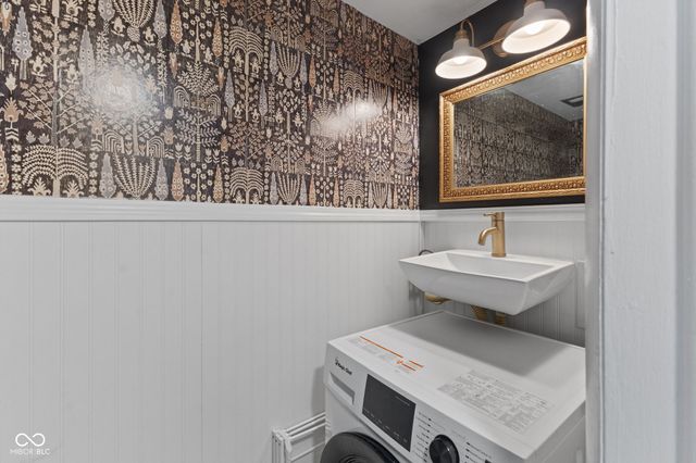 7453 Country Brook Drive, Indianapolis, IN 46260