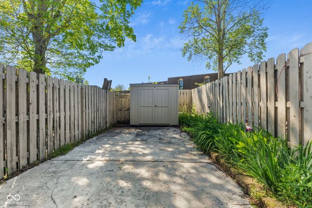 7453 Country Brook Drive, Indianapolis, IN 46260