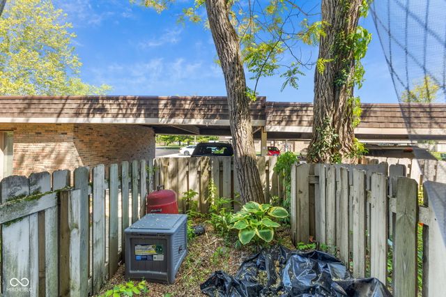 7453 Country Brook Drive, Indianapolis, IN 46260