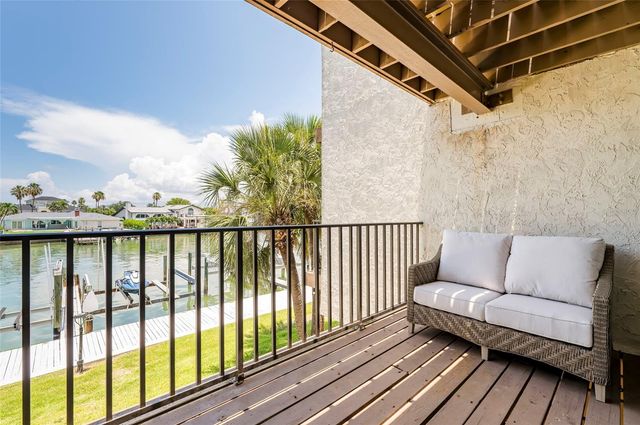 218 SKIFF POINT, Clearwater Beach, FL 33767