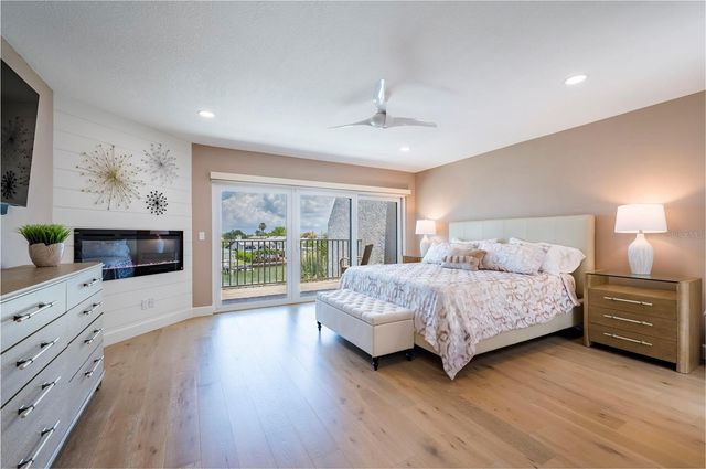 218 SKIFF POINT, Clearwater Beach, FL 33767