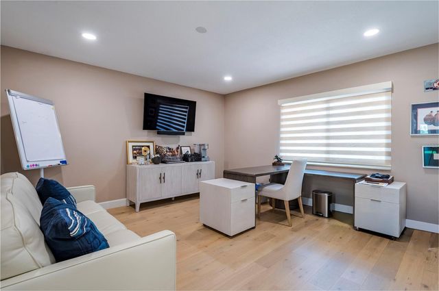218 SKIFF POINT, Clearwater Beach, FL 33767