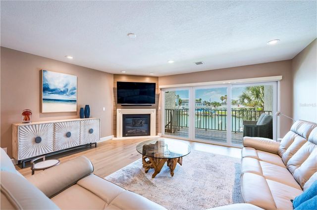 218 SKIFF POINT, Clearwater Beach, FL 33767
