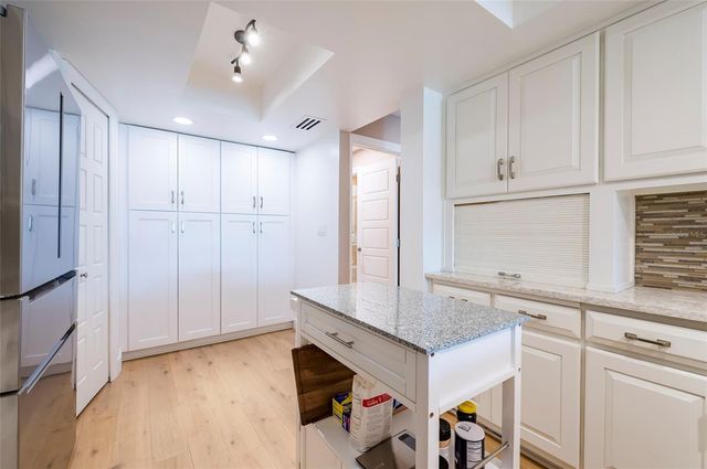 218 SKIFF POINT, Clearwater Beach, FL 33767