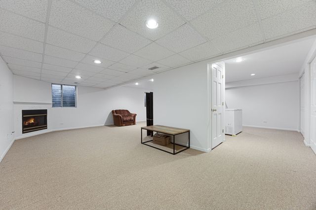 1650 Charlotte Circle, Naperville, IL 60564