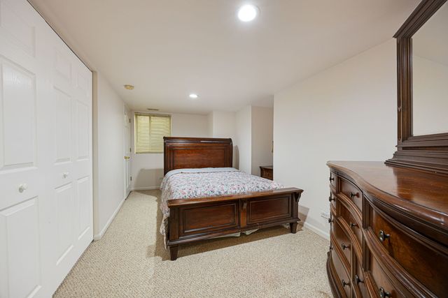 1650 Charlotte Circle, Naperville, IL 60564
