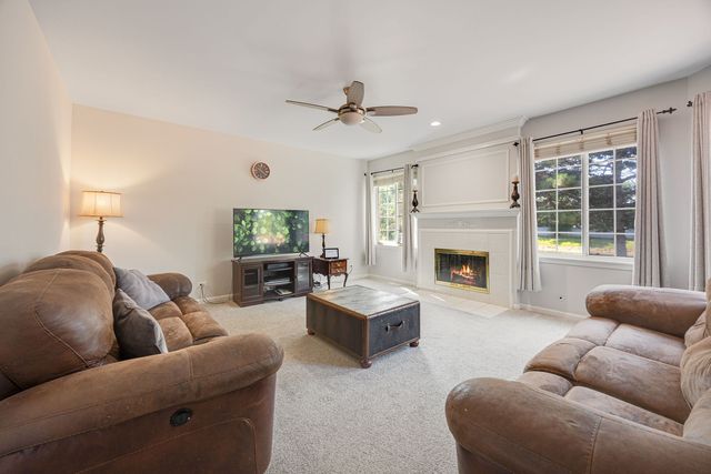 1650 Charlotte Circle, Naperville, IL 60564