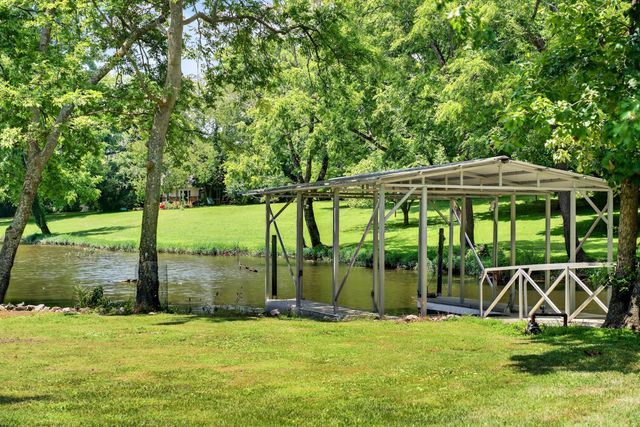 214 Bluegrass Dr, Hendersonville, TN 37075