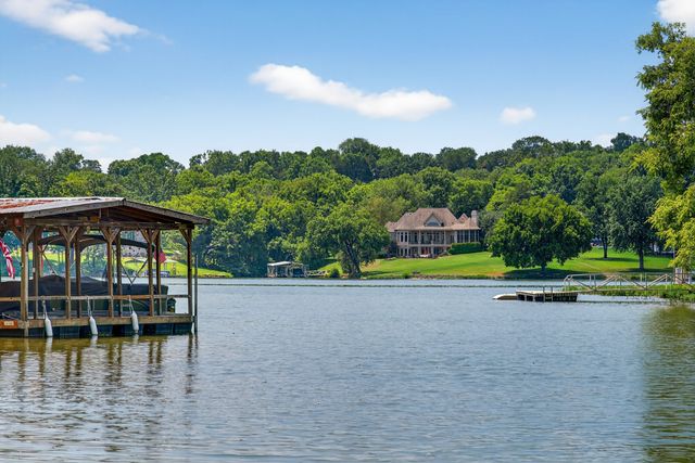 214 Bluegrass Dr, Hendersonville, TN 37075