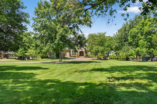 214 Bluegrass Dr, Hendersonville, TN 37075