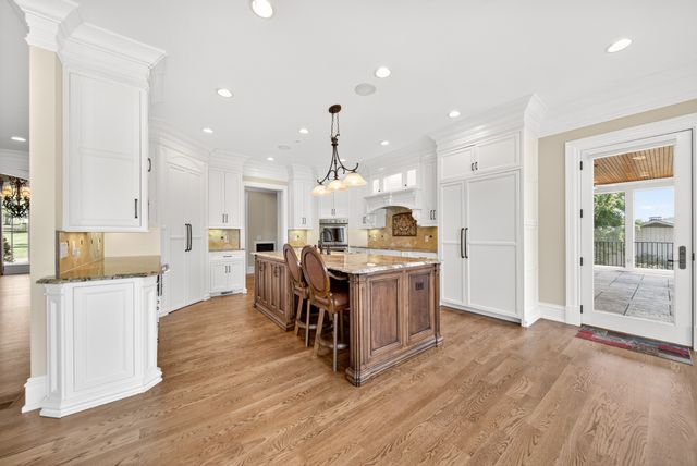 214 Bluegrass Dr, Hendersonville, TN 37075