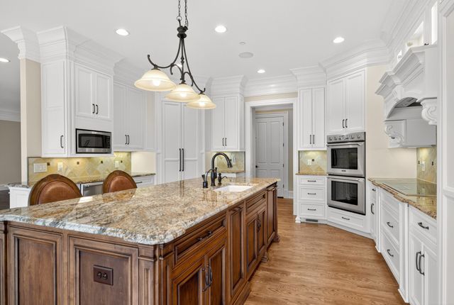 214 Bluegrass Dr, Hendersonville, TN 37075