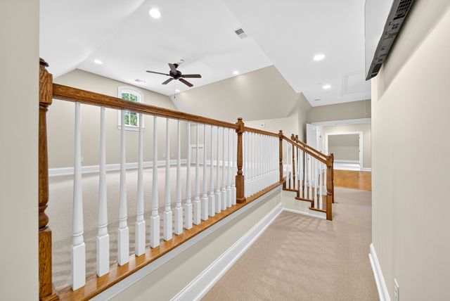 214 Bluegrass Dr, Hendersonville, TN 37075