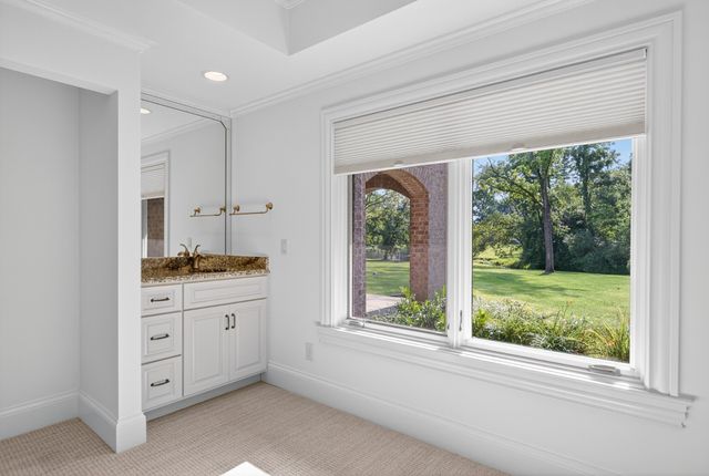 214 Bluegrass Dr, Hendersonville, TN 37075