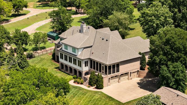 214 Bluegrass Dr, Hendersonville, TN 37075