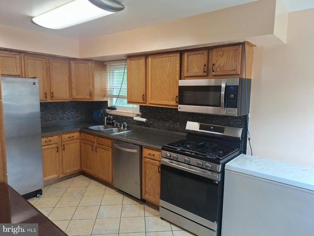 838 ERFORD RD, Camp Hill, PA 17011