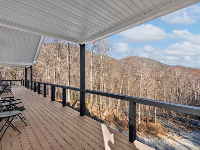 1591 Chestnut Flats Lane, Waynesville, NC 28786