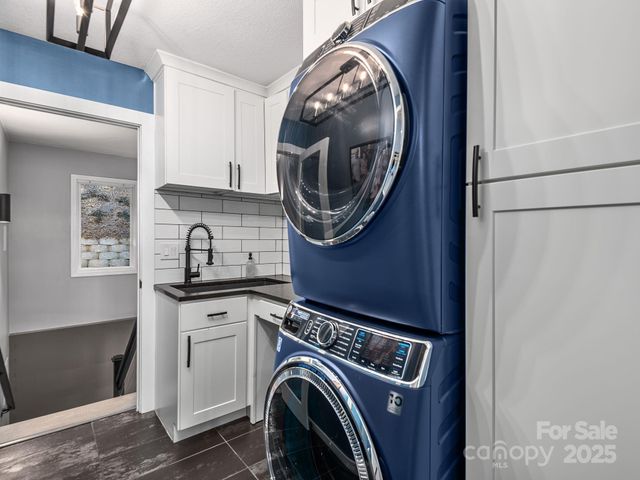 1591 Chestnut Flats Lane, Waynesville, NC 28786