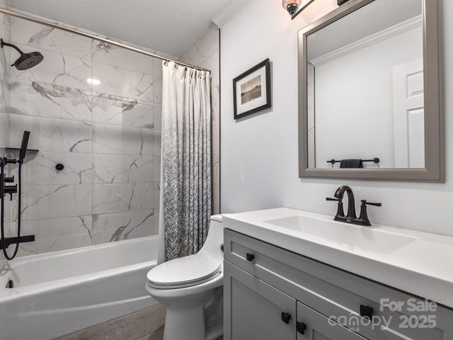 1591 Chestnut Flats Lane, Waynesville, NC 28786