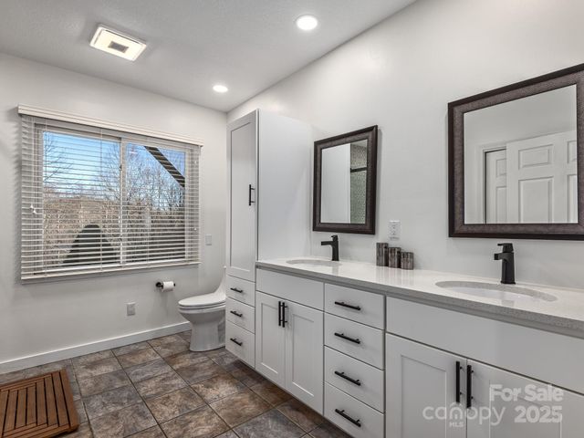 1591 Chestnut Flats Lane, Waynesville, NC 28786