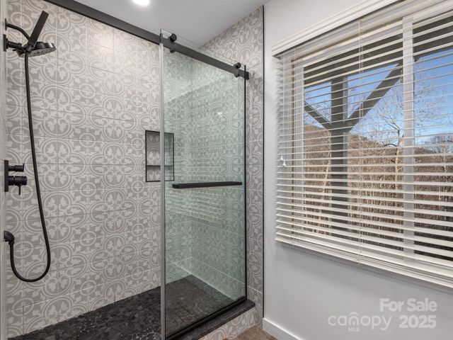 1591 Chestnut Flats Lane, Waynesville, NC 28786