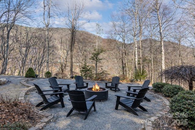 1591 Chestnut Flats Lane, Waynesville, NC 28786