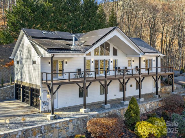 1591 Chestnut Flats Lane, Waynesville, NC 28786