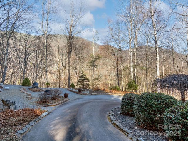 1591 Chestnut Flats Lane, Waynesville, NC 28786