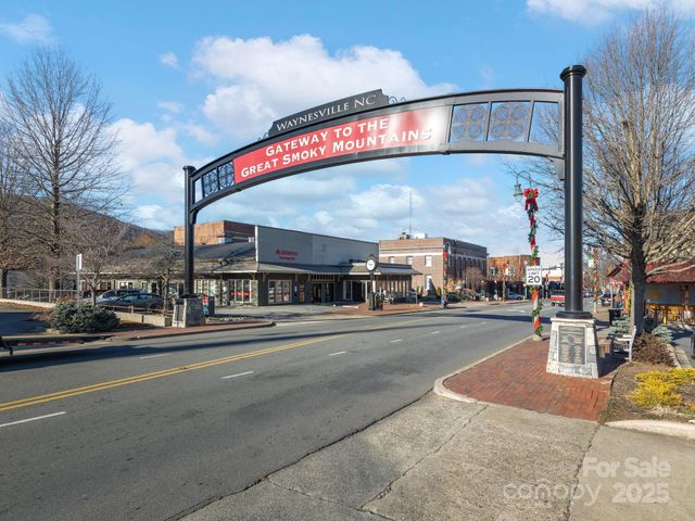 1591 Chestnut Flats Lane, Waynesville, NC 28786